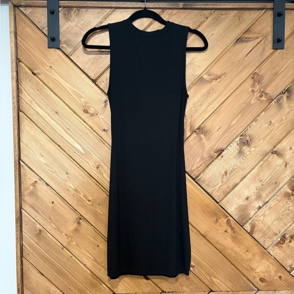 H&M Black Sleeveless Midi Dress - Picture 2 of 4